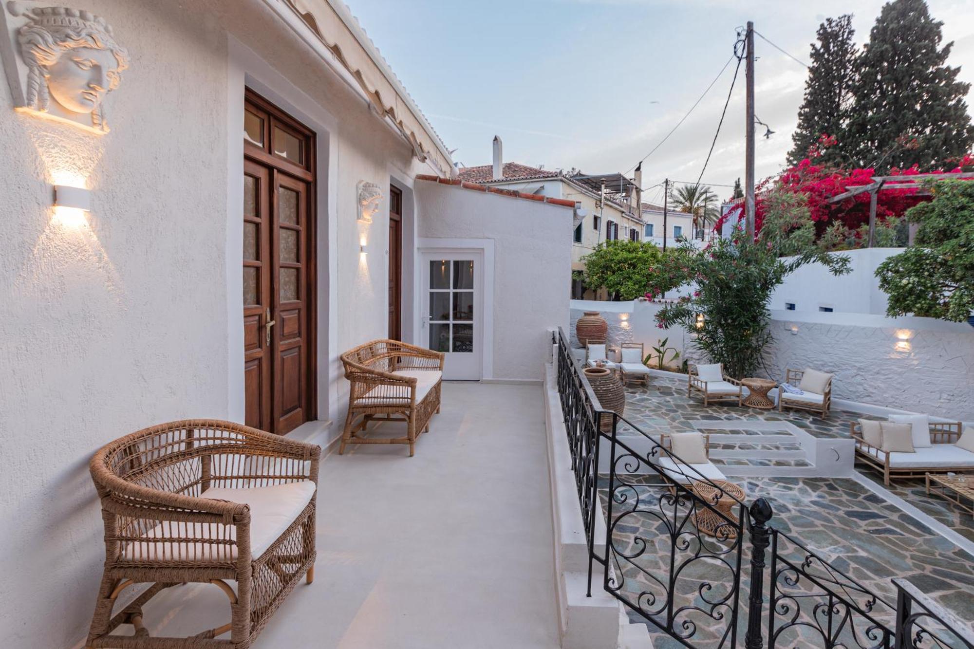 Teresa Spetses Hotel ภายนอก รูปภาพ